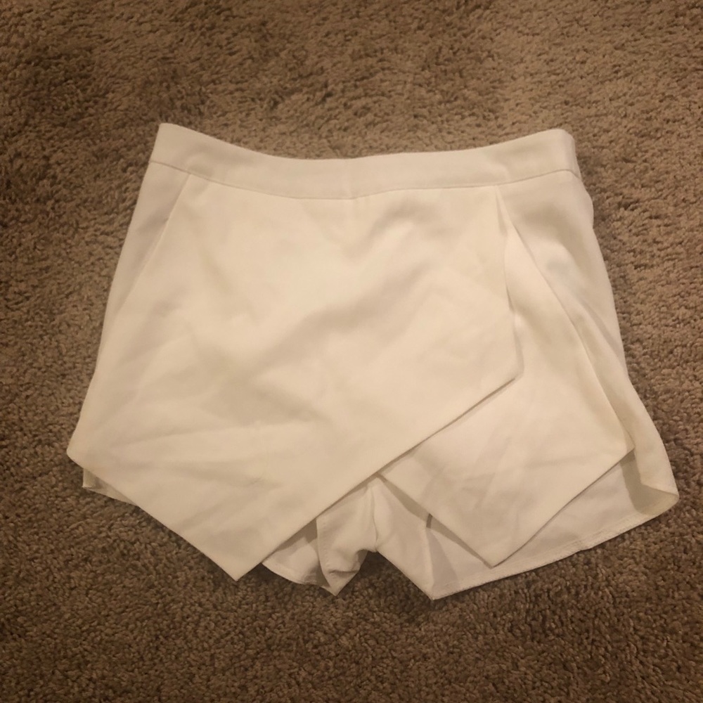 Misguided White asymmetrical skirt
